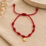 Pulseira dos 7 Nós com Trevo da Sorte dourado